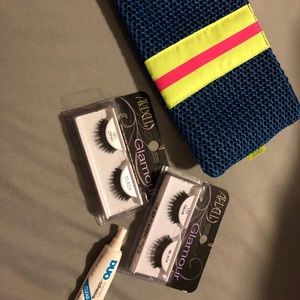 Make-up bag with lashes